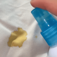 Pachet Promo: 2 Spray-uri Anti-Pete la preț de 1 – Curățare rapidă și eficientă -